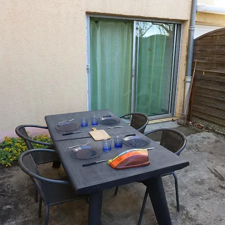 St Cyprien Proche Apartment *